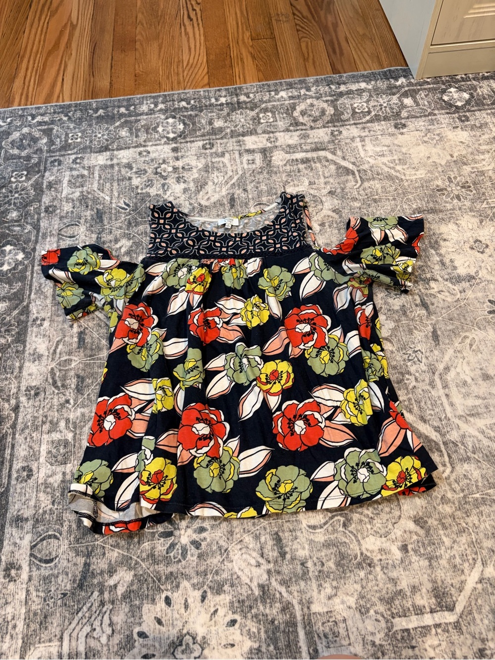 crown & ivy 100% cotton Cold-Shoulder Floral Blouse with Red and Yellow Blooms